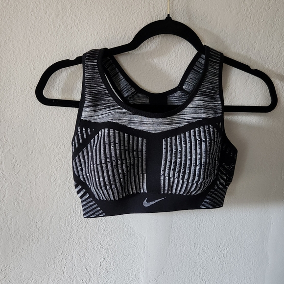 Nike Sports Bra - Picture 1 of 3